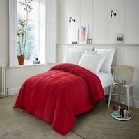 Главните поставуваат алтернативно ватирано ќебе со кревети близнаци-XL во длабоко црвено